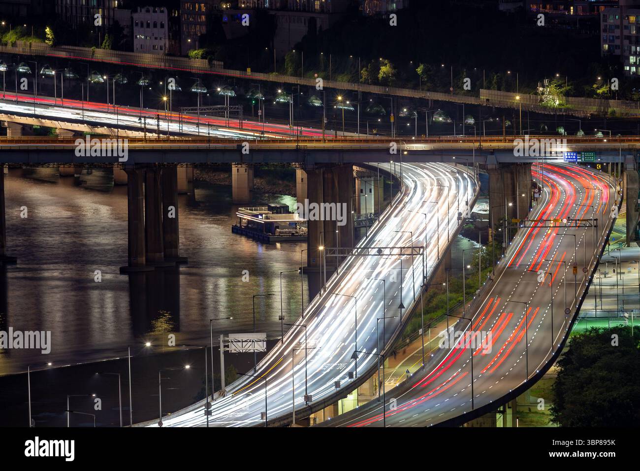 Autostrada Seoul: Sentieri di luce Foto Stock
