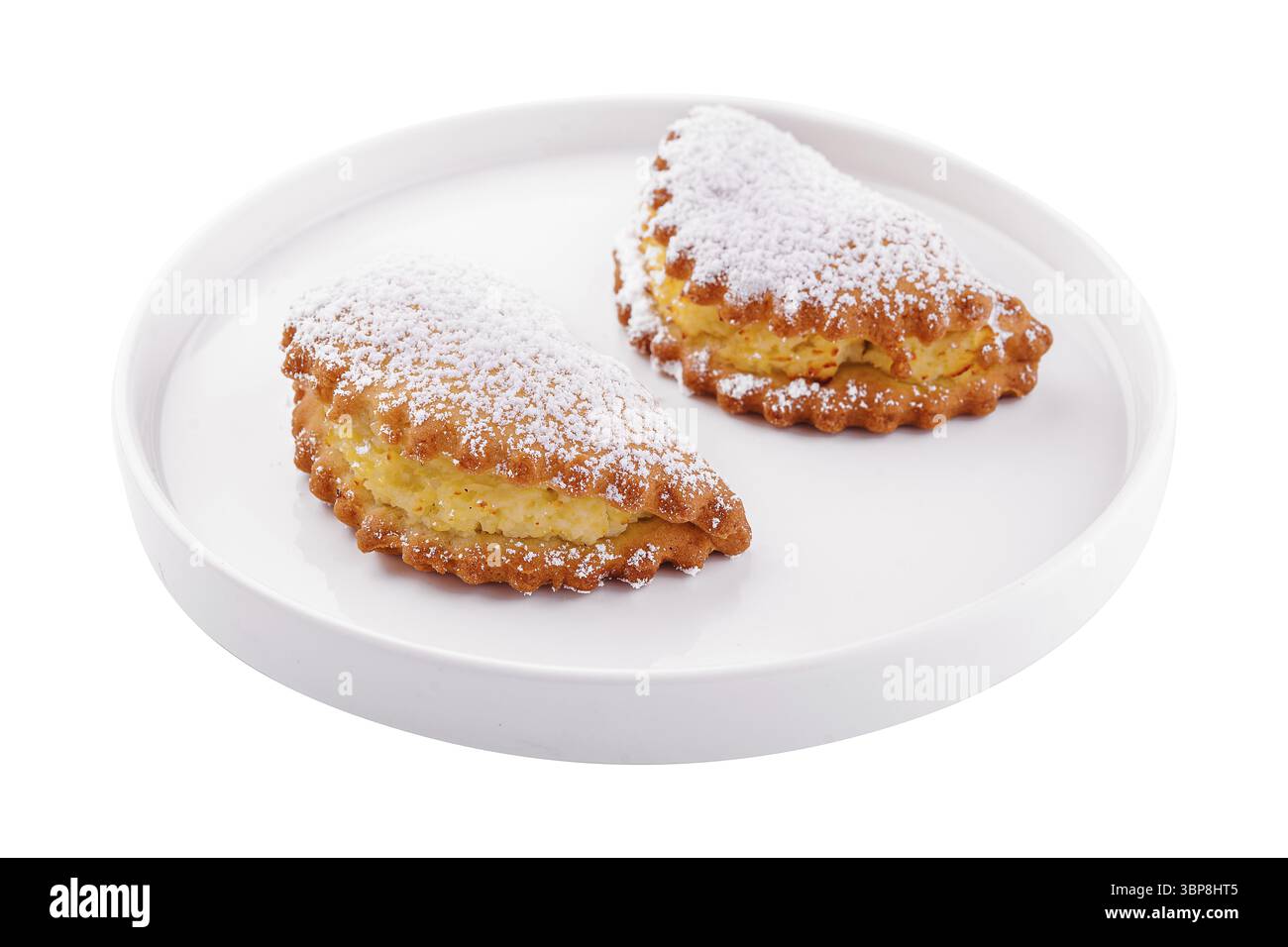 Cibo, pasta sfoglia con ricotta sul piatto Foto Stock