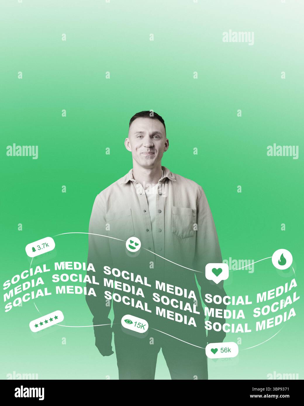 Coinvolgente influencer dei social media che si trova su un vivace sfondo verde che promuove la connessione e l'interazione online Foto Stock