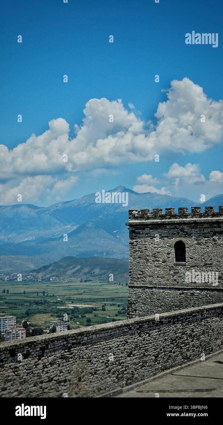 Vista dal castello di Gjirokaster - Immagine stock catturata con smartphone