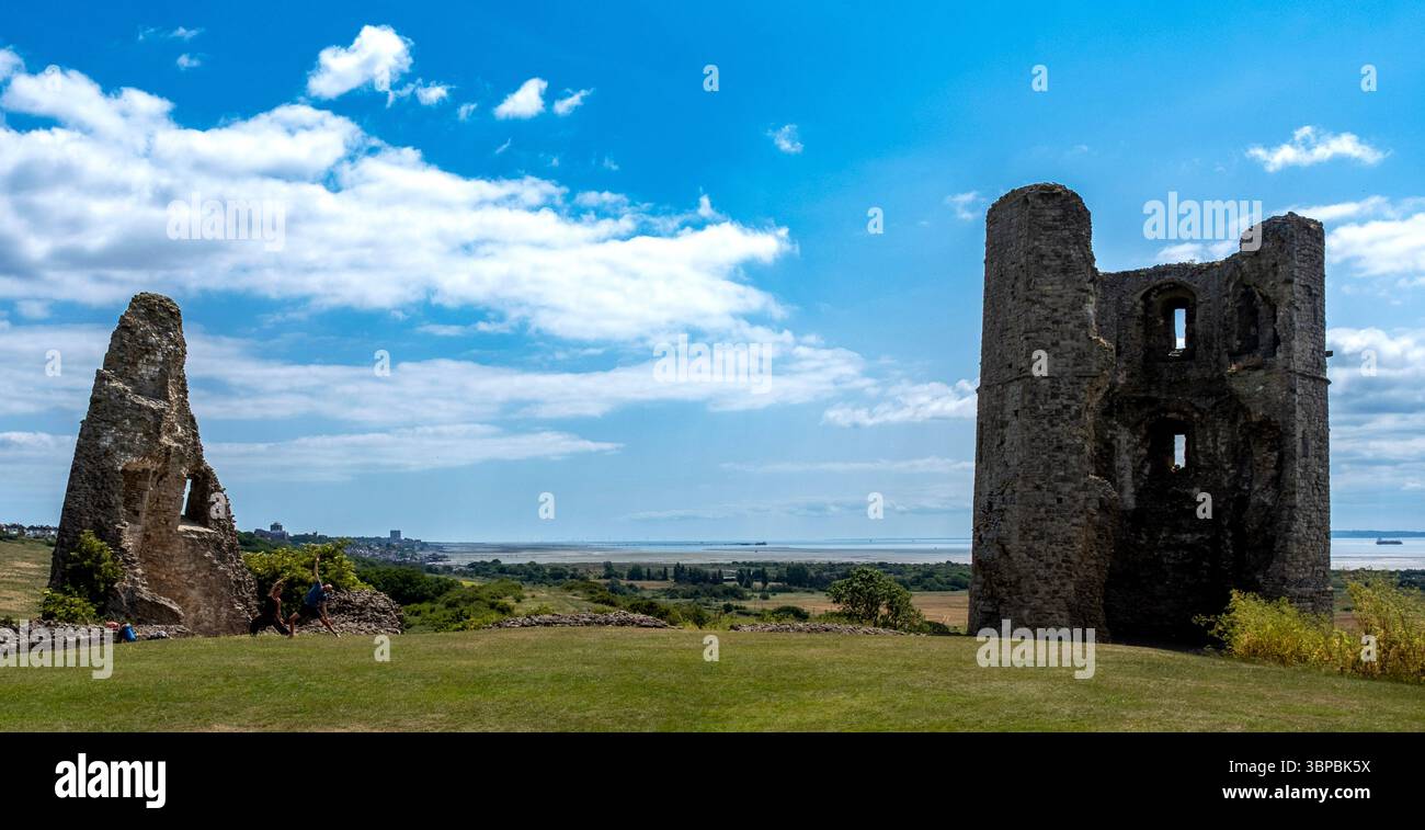 Castello di Hadleigh. Le romantiche rovine di un castello reale che si affaccia sulle paludi dell'Essex. Foto Stock