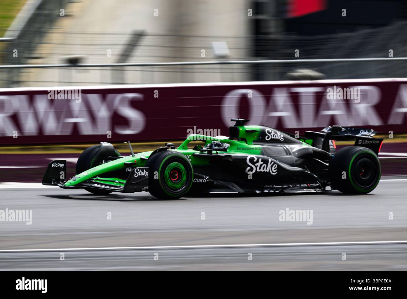 TOWCESTER, REGNO UNITO. 06 luglio: Nico Hulkenberg del Team F1 Kick Sauber nella gara di domenica durante il Qatar Airways British Grand Prix 2025 sul circuito di Silverstone domenica 6 luglio 2025 a TOWCESTER, INGHILTERRA. Crediti: Taka G Wu/Alamy Live News Foto Stock