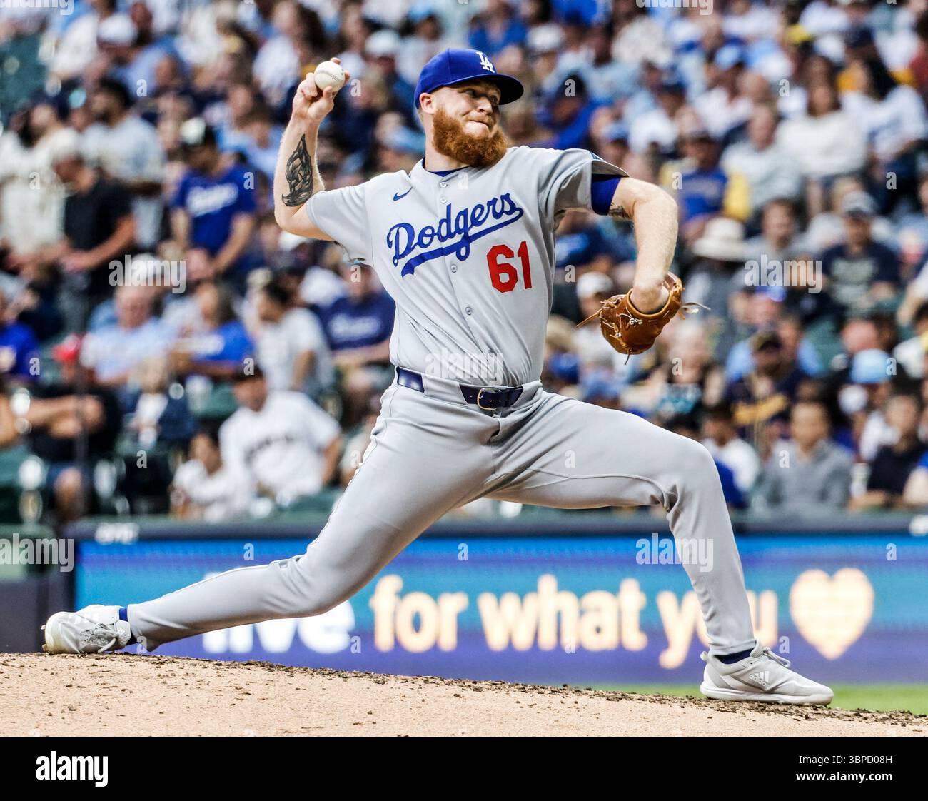 Milwaukee, Stati Uniti. 7 luglio 2025. Il lanciatore dei Los Angeles Dodgers Will Klein lancia il quinto inning della partita MLB tra i Los Angeles Dodgers e i Milwaukee Brewers all'American Family Field di Milwaukee, Wisconsin, lunedì 7 luglio 2025. Foto di Tannen Maury/UPI credito: UPI/Alamy Live News Foto Stock