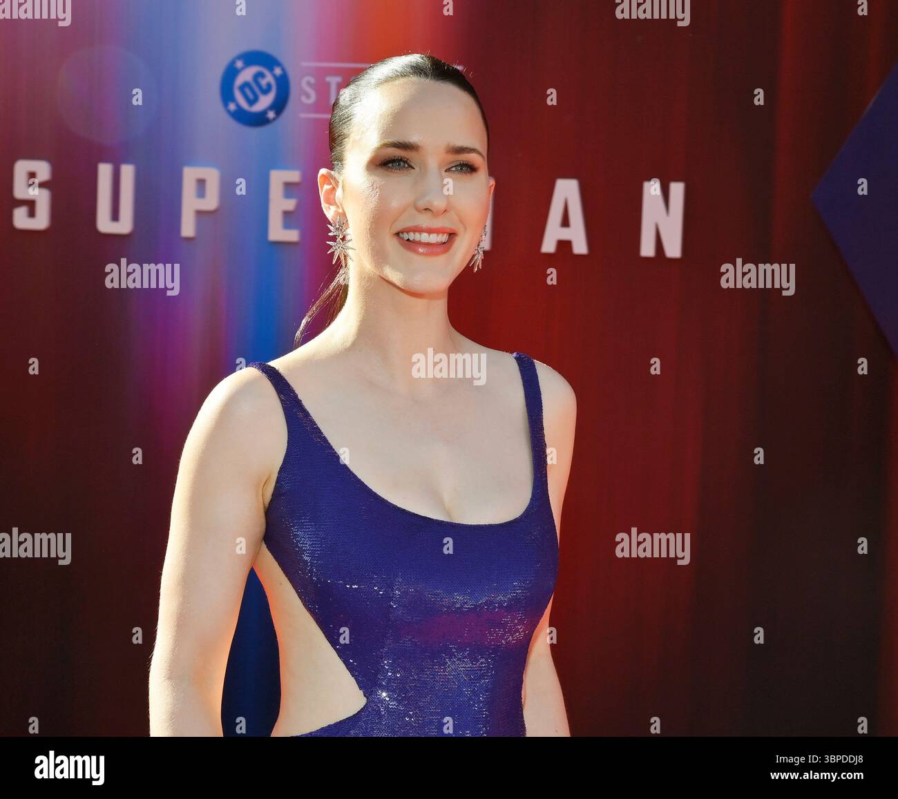 Il membro del cast Rachel Brosnahan partecipa alla prima del film di fantascienza "Superman" al TCL Chinese Theatre nella sezione di Hollywood di Los Angeles lunedì 7 luglio 2025. Storia: Superman deve riconciliare la sua eredità aliena kryptoniana con la sua educazione umana come reporter Clark Kent. Come incarnazione della verità, della giustizia e del modo umano si ritrova presto in un mondo che li considera antiquati. Superman deve riconciliare la sua eredità aliena kryptoniana con la sua educazione umana come reporter Clark Kent. Come incarnazione della verità, della giustizia e del modo umano che presto si ritrova Foto Stock