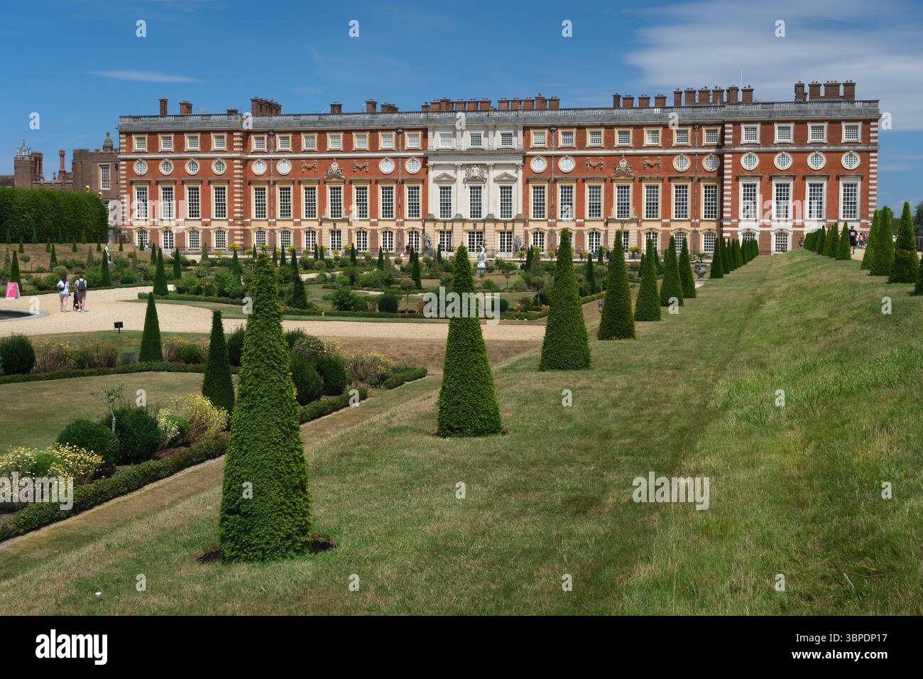 Hampton Court Palace, Richmond, Londra - Hampton Court Palace è un palazzo reale classificato di primo livello nel borgo londinese di Richmond upon Thames. 19 km circa Foto Stock