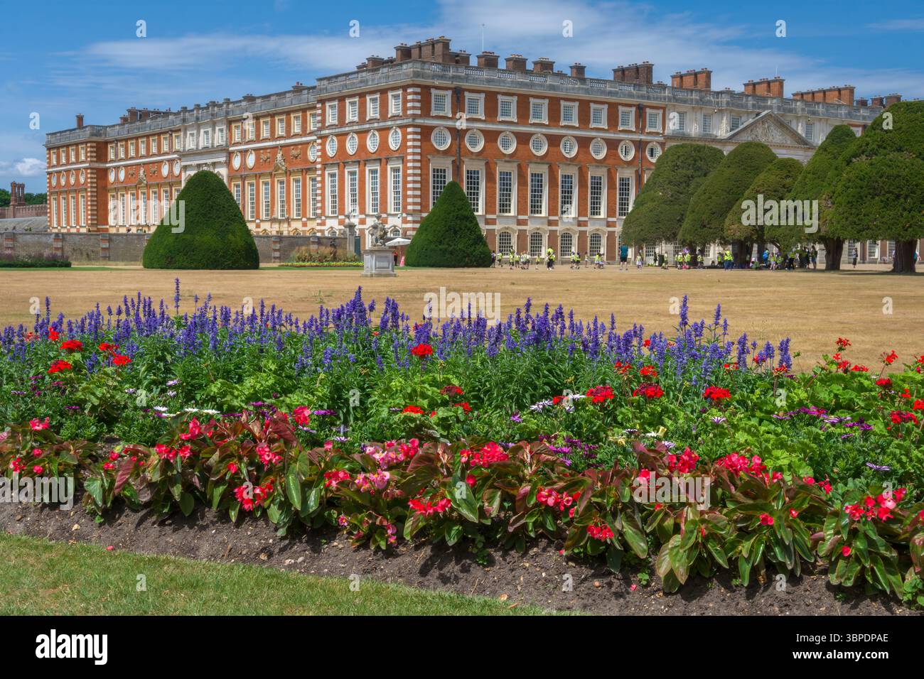 Hampton Court Palace, Richmond, Londra - Hampton Court Palace è un palazzo reale classificato di primo livello nel borgo londinese di Richmond upon Thames. 19 km circa Foto Stock
