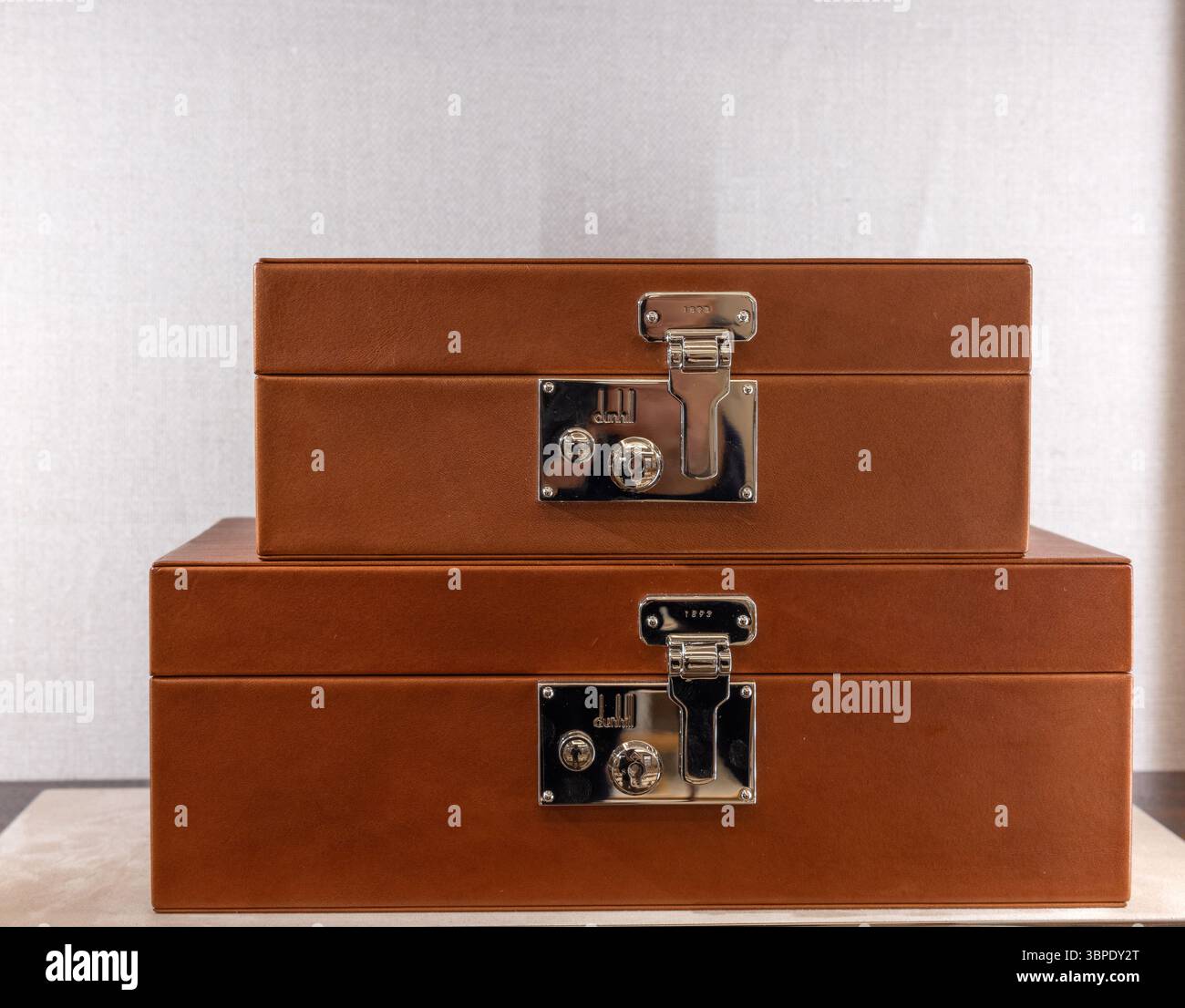 Scatola in pelle Dunhill marrone Foto Stock