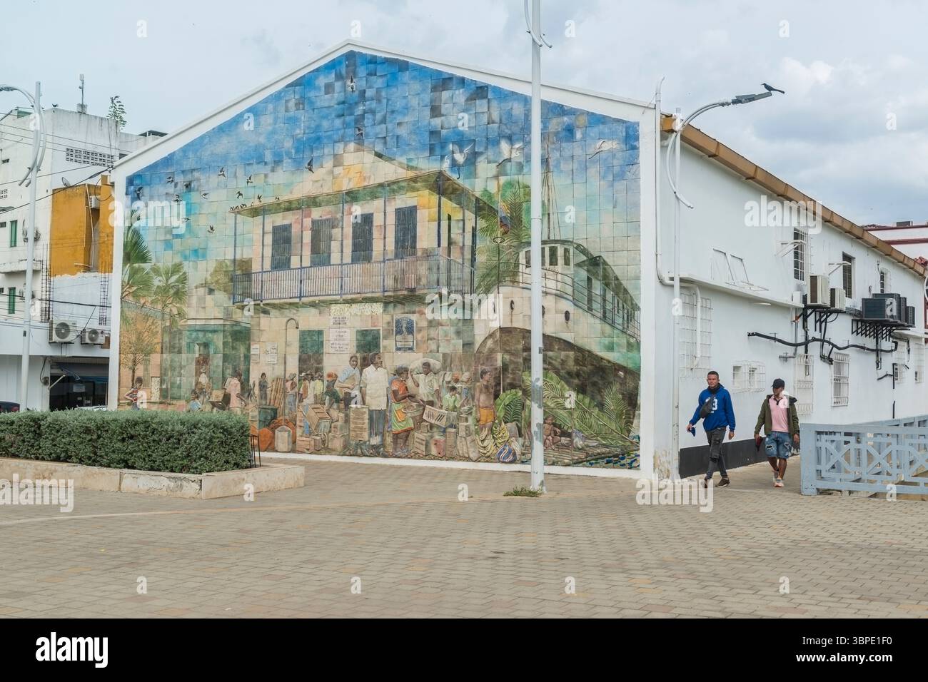 Murale portuale in ceramica di argilla industrializzata di tipo rilievo realizzato da Adriano Rios Sosa in (Santa Cruz de) Lorica, Dipartimento di Cordoba, Colombia Foto Stock