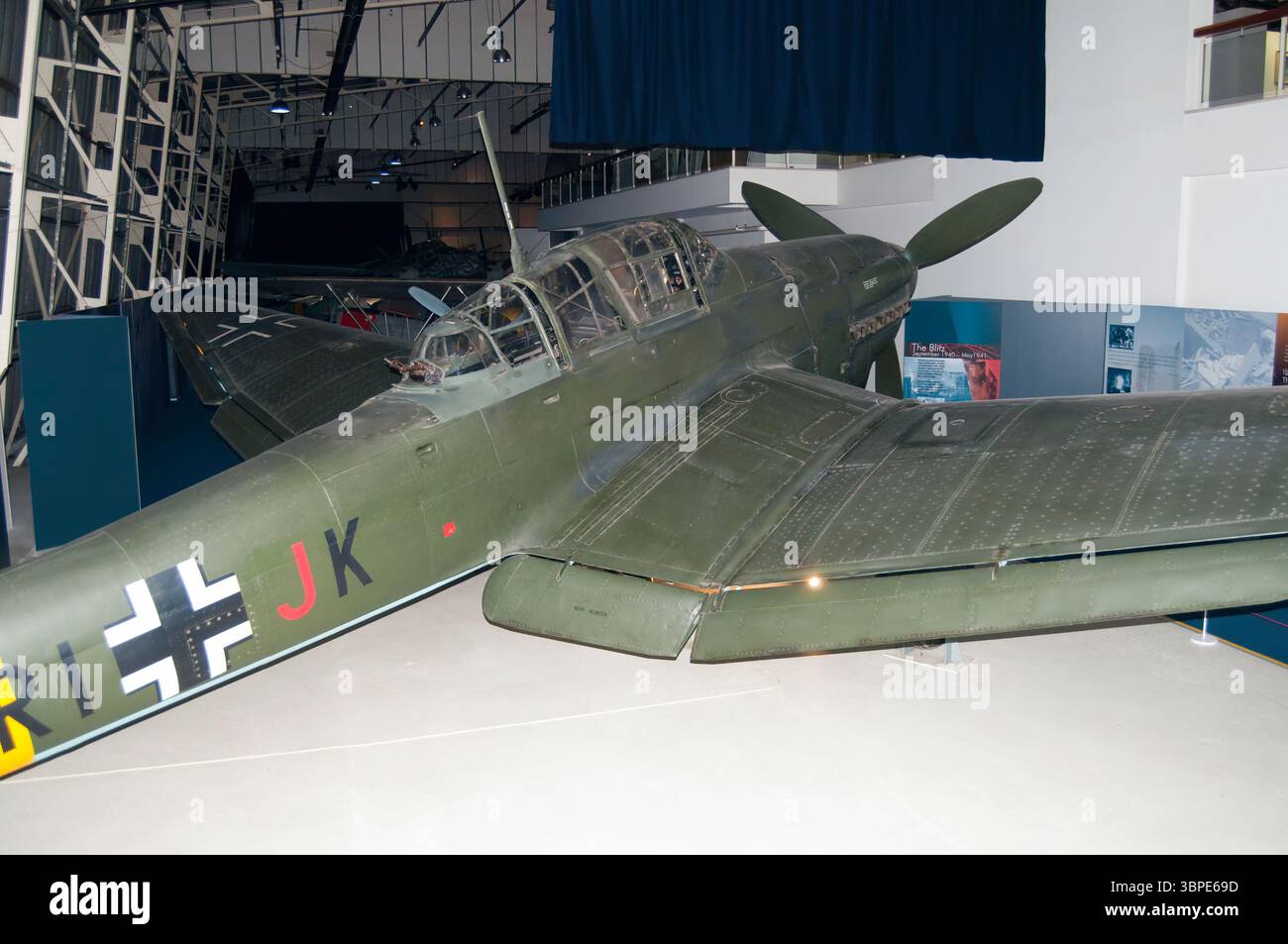 Bombardiere in picchiata Junkers Ju87G-2 della seconda guerra mondiale in mostra al museo RAF Hendon di Londra. Foto Stock