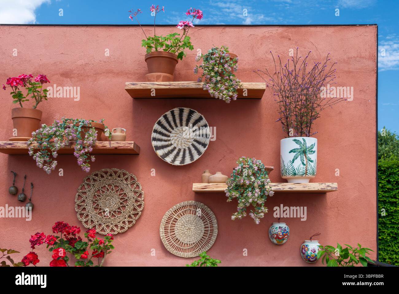 Hampton Court Palace, Richmond, Londra - 2025 RHS Garden Festival. Hampton Court Palace è un palazzo reale classificato di primo livello nel London Borough of Foto Stock