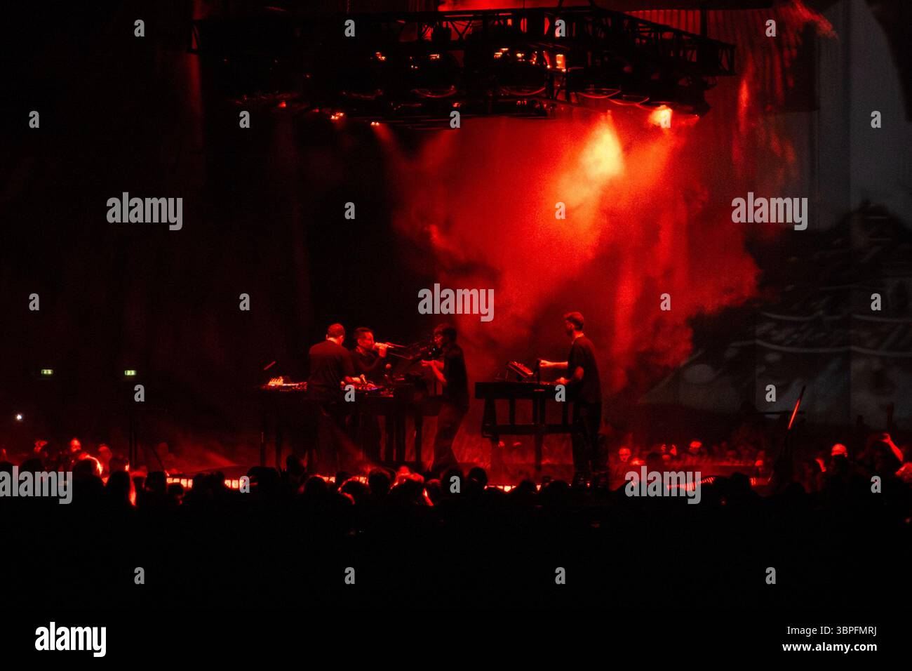 PARIGI, FRANCIA. 7 luglio 2025. La band Industrial rock americana Nine Inch Nails suona un concerto all'Accor Arena. Jacques Julien/Alamy Live News Foto Stock