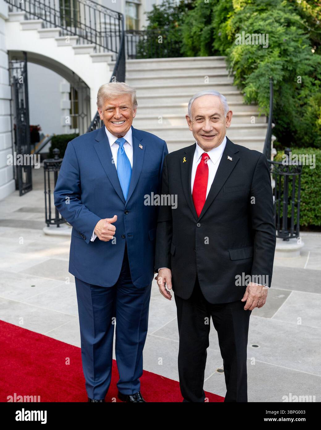 Il presidente Donald J. Trump e il primo ministro Benjamin Netanyahu si sono messi insieme durante un incontro diplomatico alla Casa Bianca. Washington, D.C. immagine gentilmente concessa dalla Casa Bianca. Foto Stock