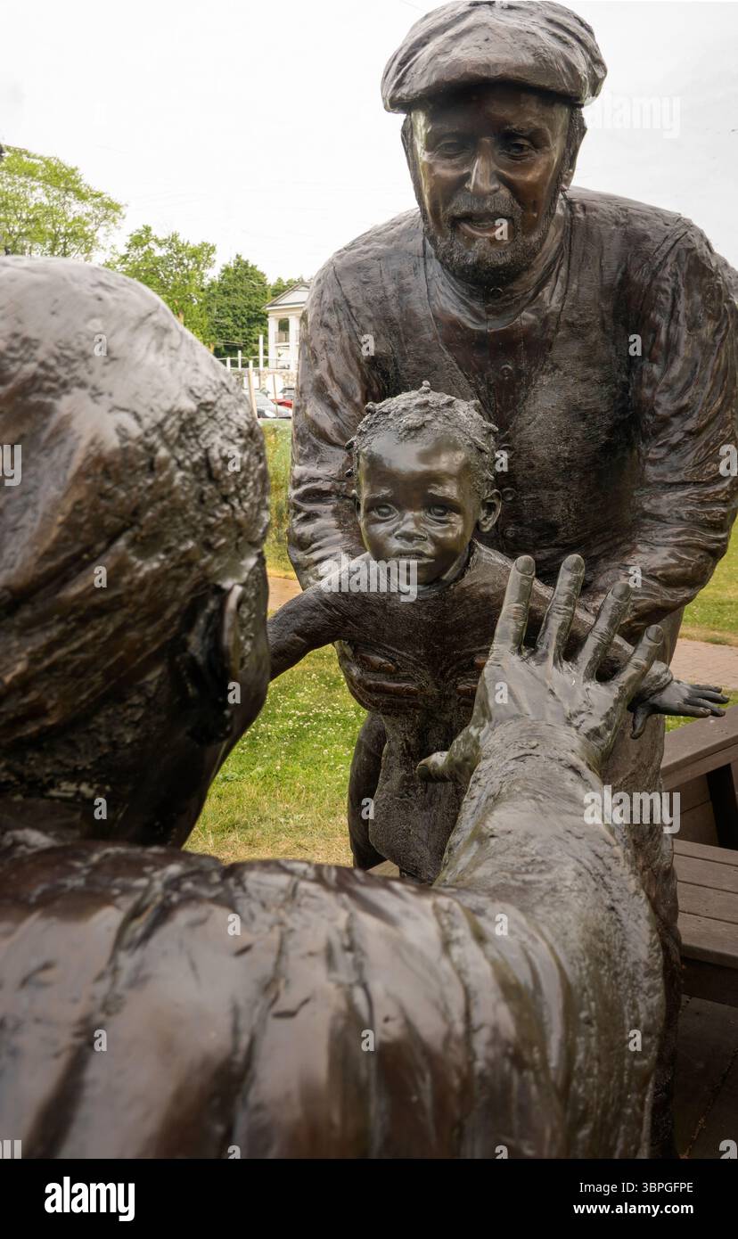 Freedom Crossing Monument sulle rive del fiume Niagara a Lewiston, New York Foto Stock