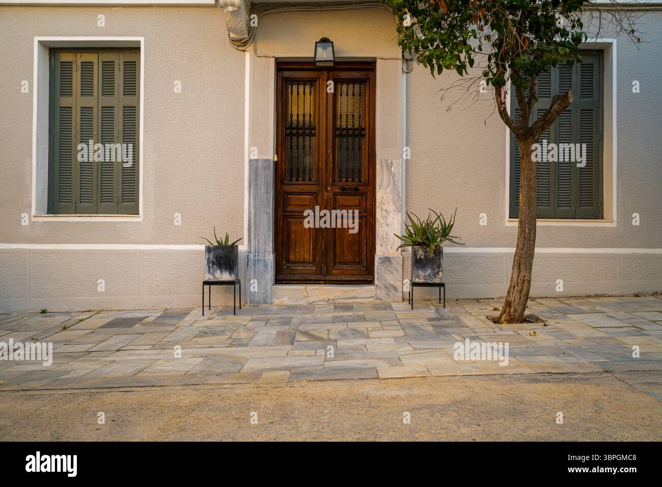 Facciata di una tradizionale casa greca Foto Stock