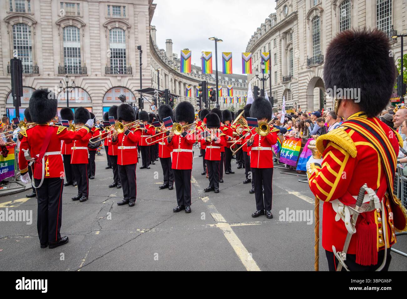 Banda militare al Pride di Londra 2025 Foto Stock