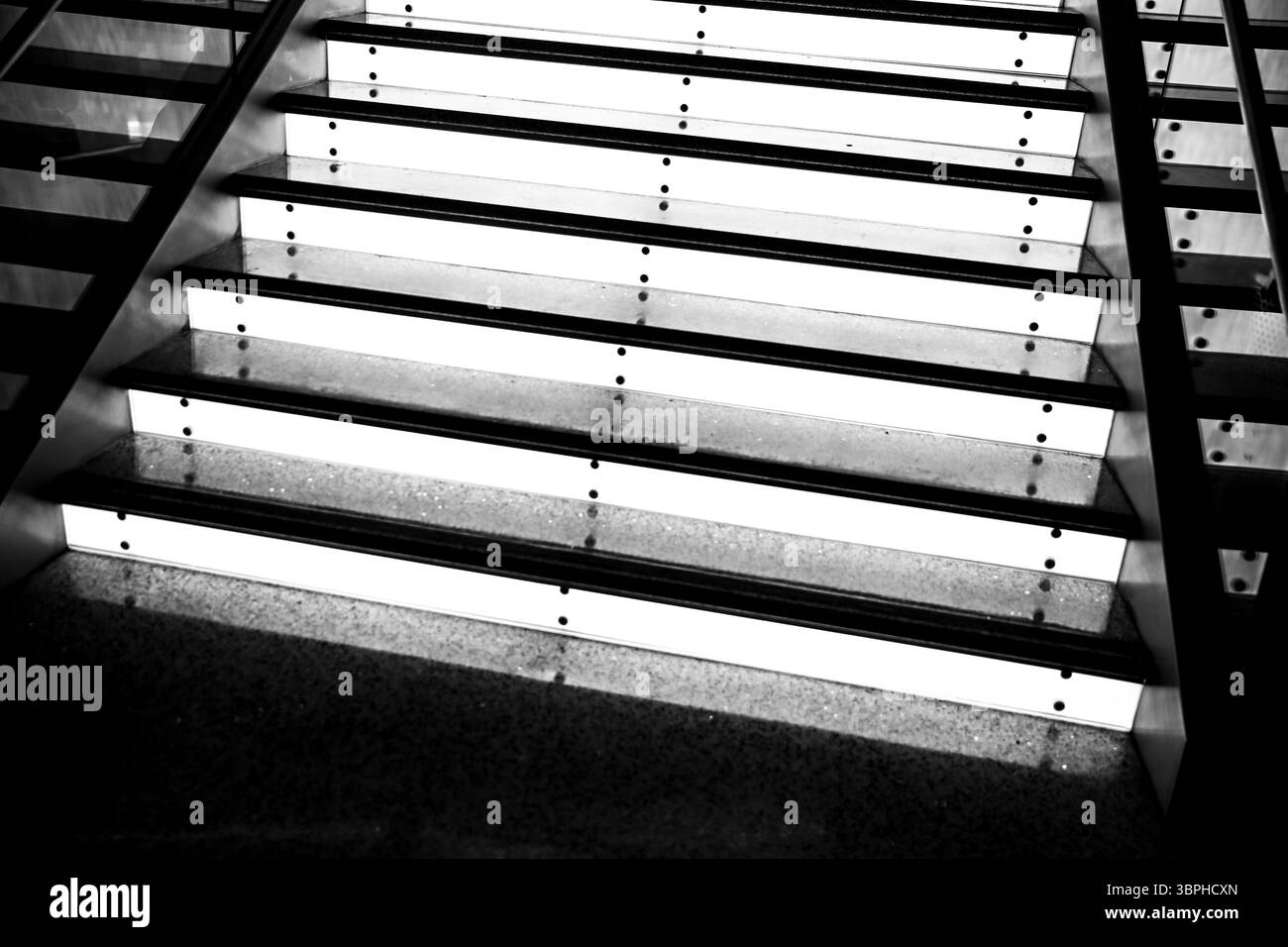 Los Angeles, Stati Uniti - 17 maggio 2016: Prospettive astratte degli interni all'aeroporto di Los Angeles LAX Foto Stock