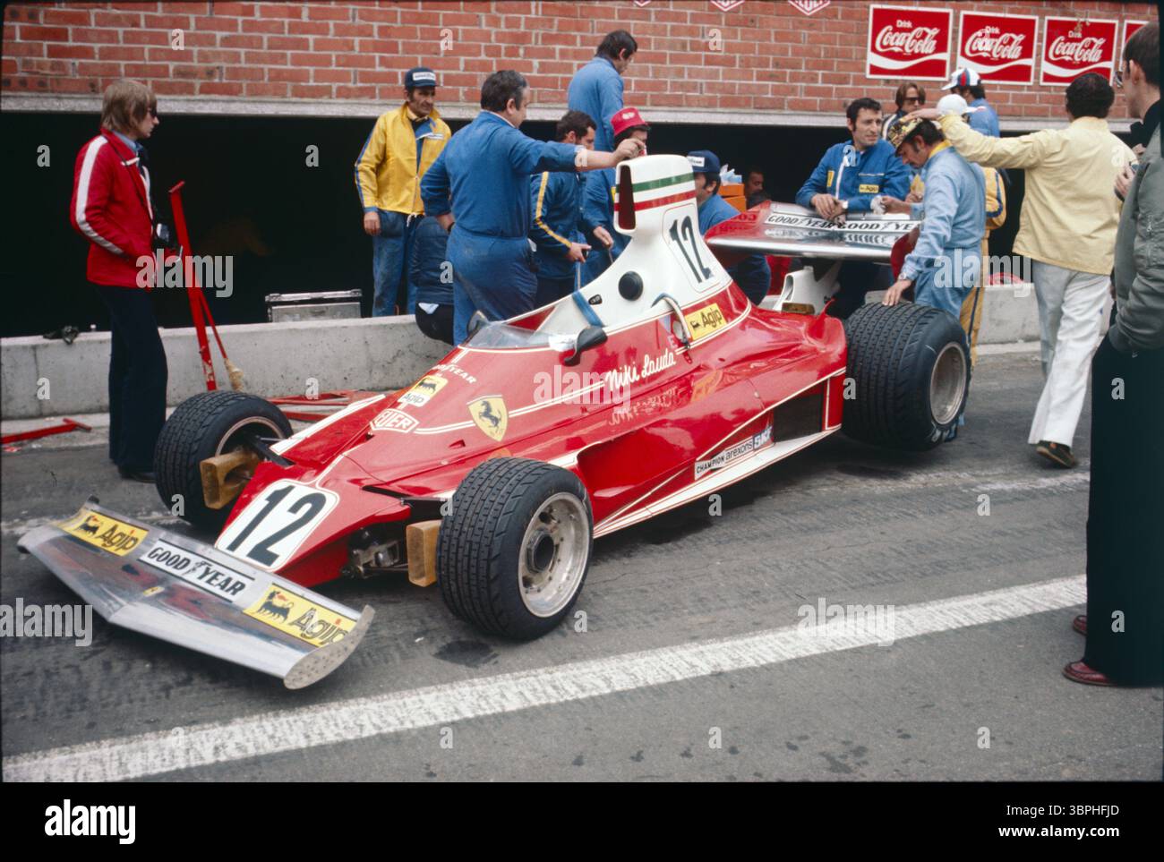 1975 - Scuderia Ferrari 312T di Niki Lauda - Gran Premio del Belgio di F1 - Zolder - Original Slide Scan Foto Stock