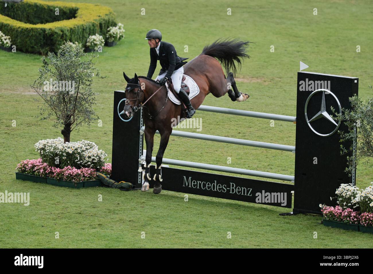 Willem Greve dei Paesi Bassi con Grandorado Tn N.o.P. durante il primo round del Rolex Grand Prix, parte del Rolex Grand Slam di Show Jumping, il Grand Prix di Aquisgrana al CHIO Aachen il 6 luglio 2025, Aquisgrana, Germania (foto di Maxime David - MXIMD Pictures) Foto Stock
