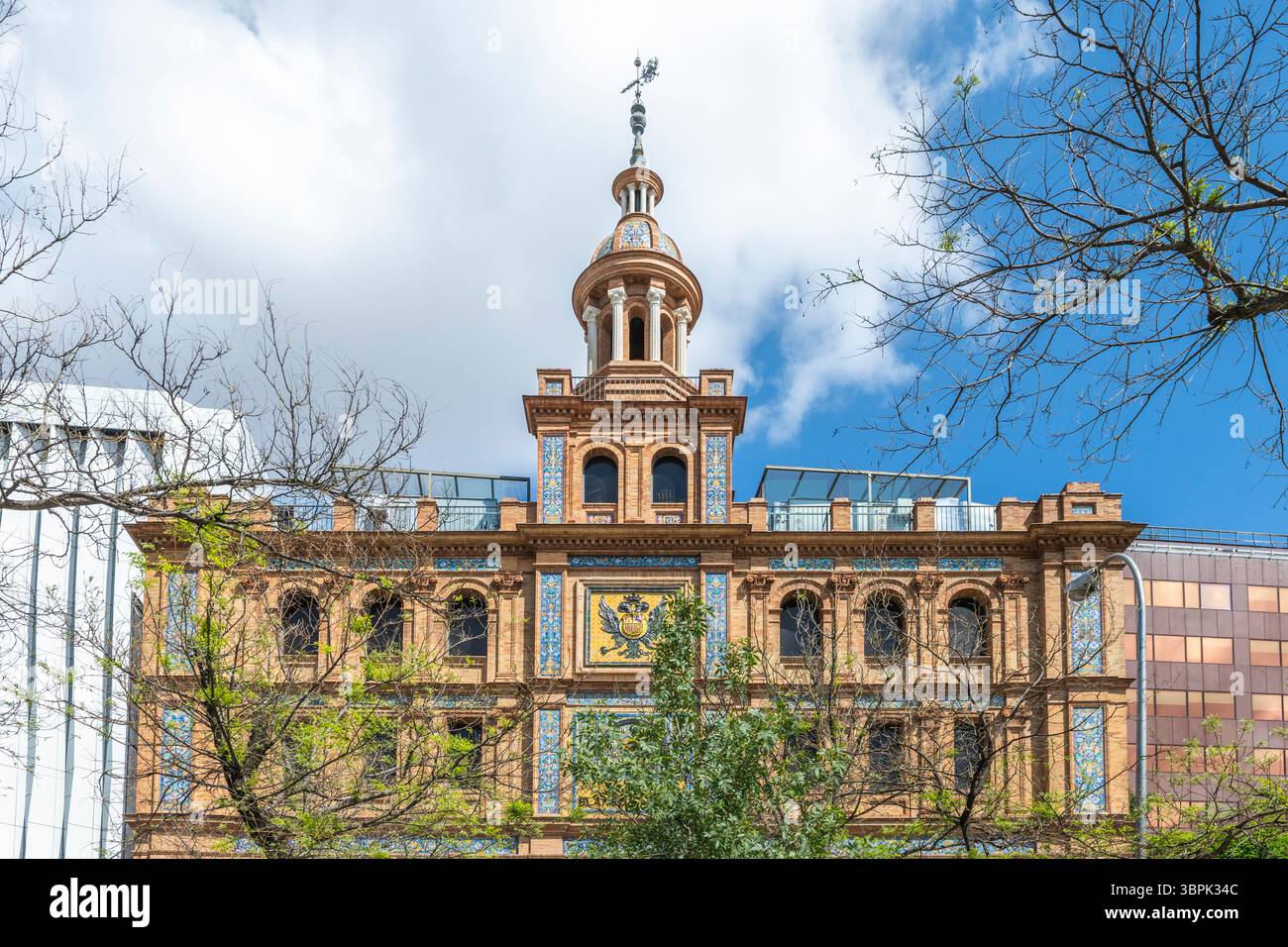 La scelta di materiali, colori, texture ed elementi decorativi definisce lo stile e la personalità della casa Foto Stock
