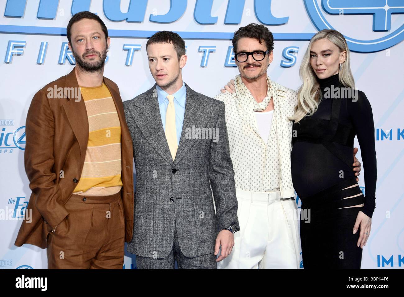 Ebon Moss-Bachrach, Joseph Quinn, Pedro Pascal e Vanessa Kirby beim fan Event zum Kinofilm "i fantastici quattro: Primi passi" nel Das Center. Berlino, 08.07.2025 Foto Stock