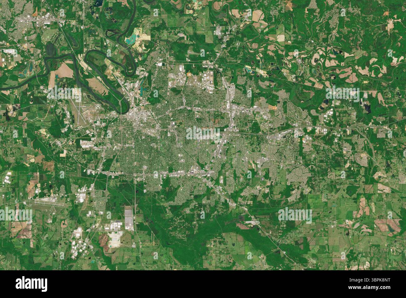 Immagine satellitare di Montgomery, la capitale dell'Alabama, USA - contiene dati Copernicus Sentinel modificati (2025) Foto Stock