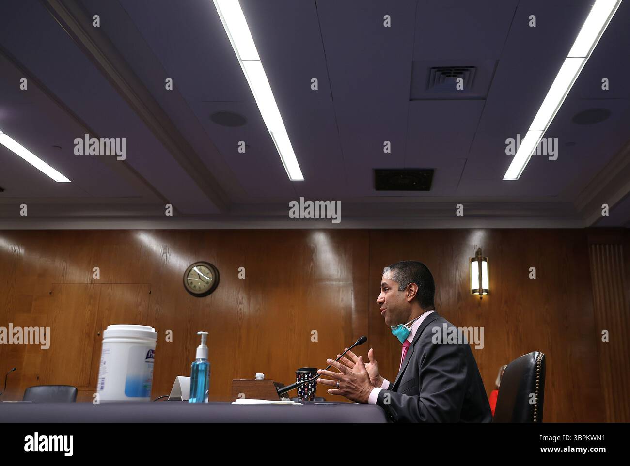 16 giugno 2020, Washington, Distretto di Columbia, Stati Uniti: Ajit Pai, Presidente della Federal Communications Commission (FCC), testimonia durante un'audizione della sottocommissione per gli stanziamenti del Senato degli Stati Uniti a Capitol Hill il 16 giugno 2020 a Washington, DC. le audizioni si concentrano sulla supervisione del programma di aste dello spettro della Federal Communications Commission per l'anno fiscale 2021 (Credit Image: © Chip Somodevilla/CNP via ZUMA Wire) Foto Stock