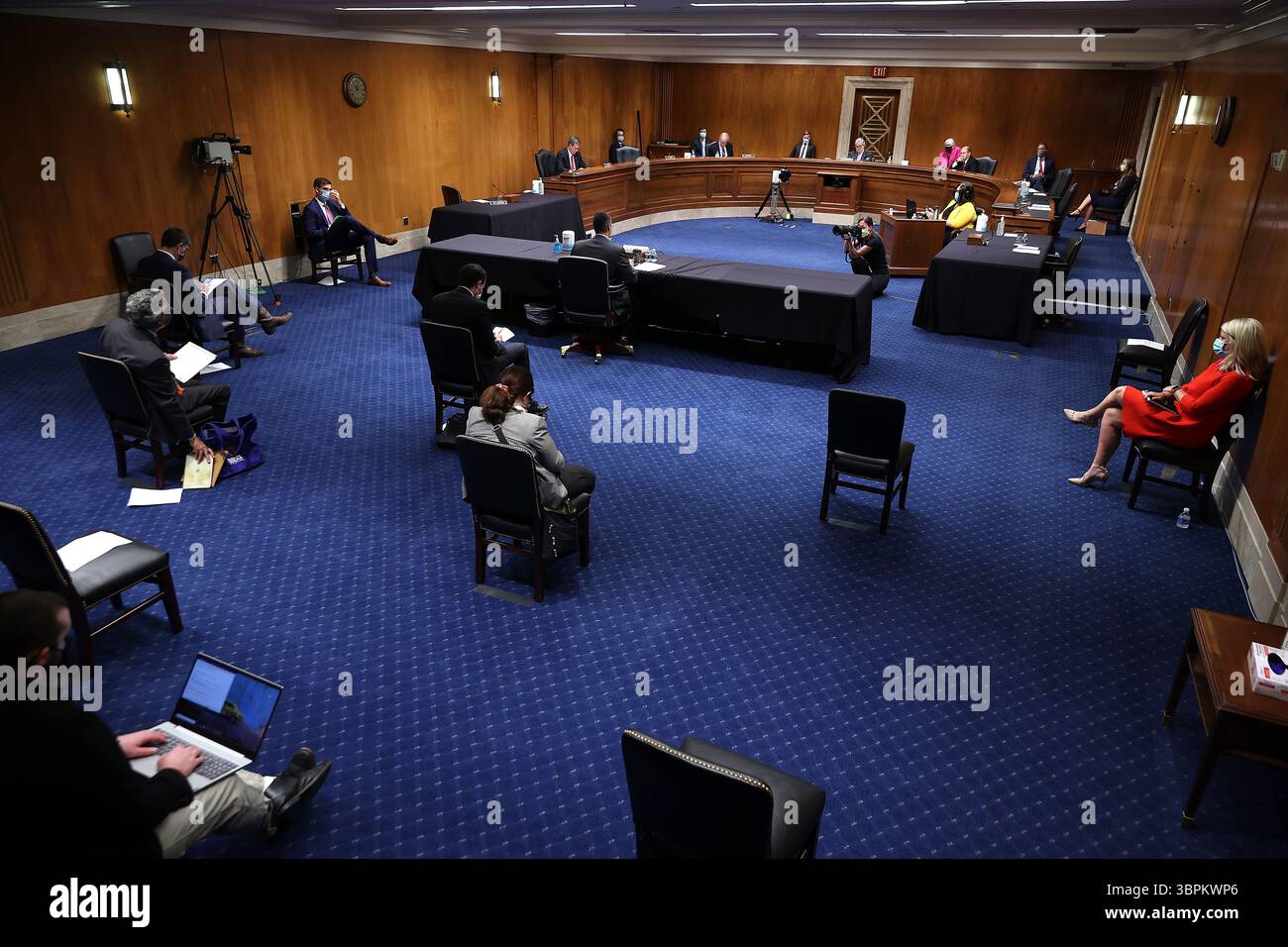 16 giugno 2020, Washington, Distretto di Columbia, Stati Uniti: Ajit Pai, il presidente della Federal Communications Commission (FCC) siede al tavolo dei testimoni mentre si presenta davanti a una sottocommissione per gli stanziamenti del Senato degli Stati Uniti a Capitol Hill il 16 giugno 2020 a Washington, DC. le audizioni si concentrano sulla supervisione del programma di aste dello spettro della Federal Communications Commission per l'anno fiscale 2021 (Credit Image: © Chip Somodevilla/CNP via ZUMA Wire) Foto Stock