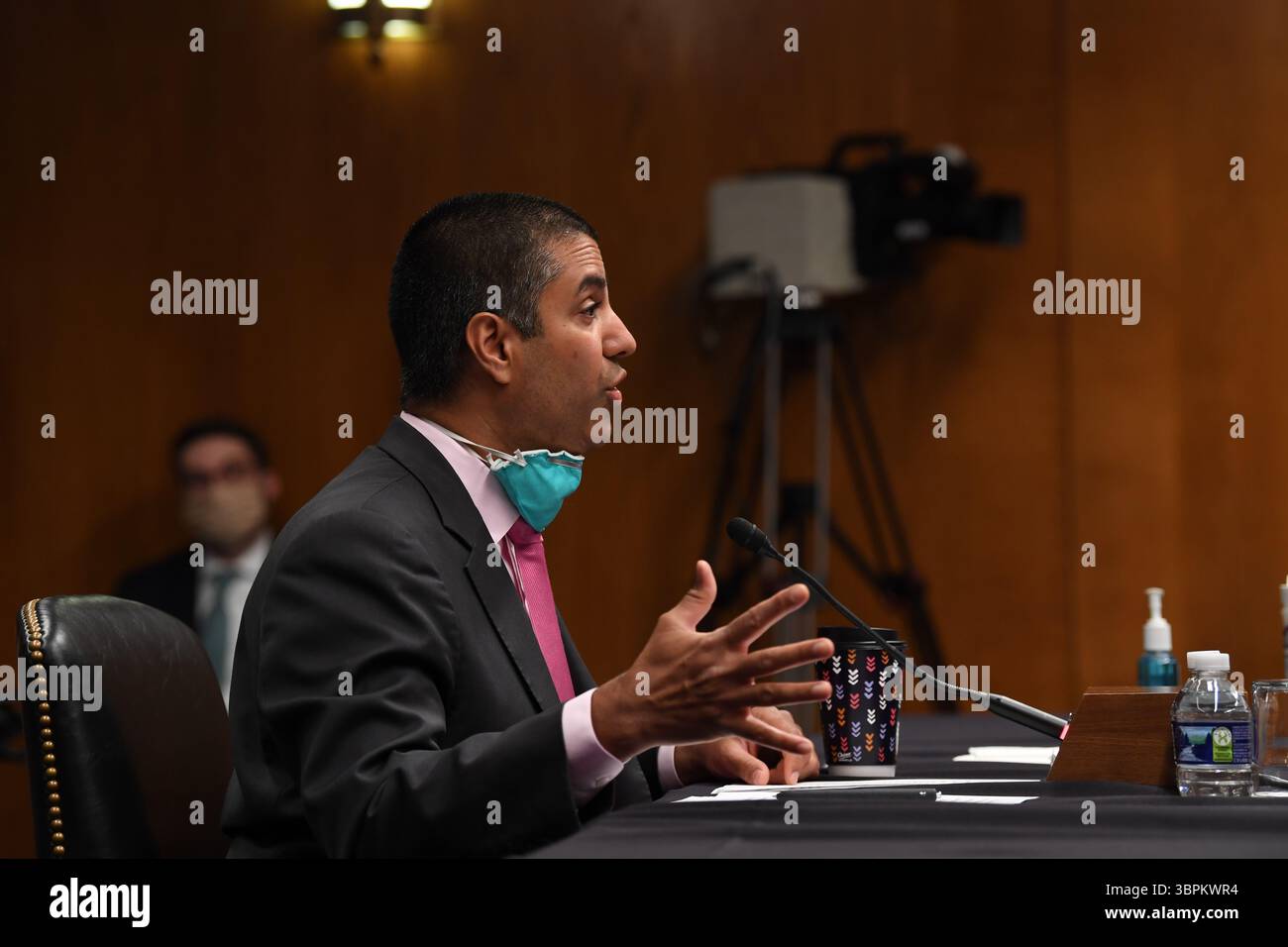 16 giugno 2020, Washington, Distretto di Columbia, Stati Uniti: Ajit Pai, Presidente della Federal Communications Commission (FCC), testimonia nel corso di un'audizione di sorveglianza per esaminare il programma di aste di spettro della Federal Communications Commission per l'anno fiscale 2021 il 16 giugno 2020. L'audizione si è tenuta dalla sottocommissione per gli stanziamenti del Senato degli Stati Uniti per i servizi finanziari e il governo generale (immagine di credito: © Toni Sandys/CNP via ZUMA Wire) Foto Stock