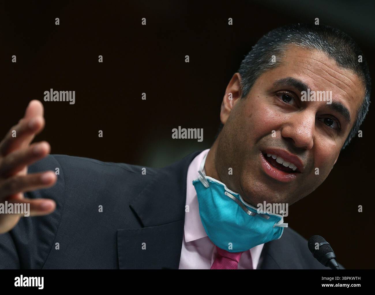 16 giugno 2020, Washington, Distretto di Columbia, Stati Uniti: Ajit Pai, Presidente della Federal Communications Commission (FCC), testimonia durante un'audizione della sottocommissione per gli stanziamenti del Senato degli Stati Uniti a Capitol Hill il 16 giugno 2020 a Washington, DC. le audizioni si concentrano sulla supervisione del programma di aste dello spettro della Federal Communications Commission per l'anno fiscale 2021 (Credit Image: © Chip Somodevilla/CNP via ZUMA Wire) Foto Stock