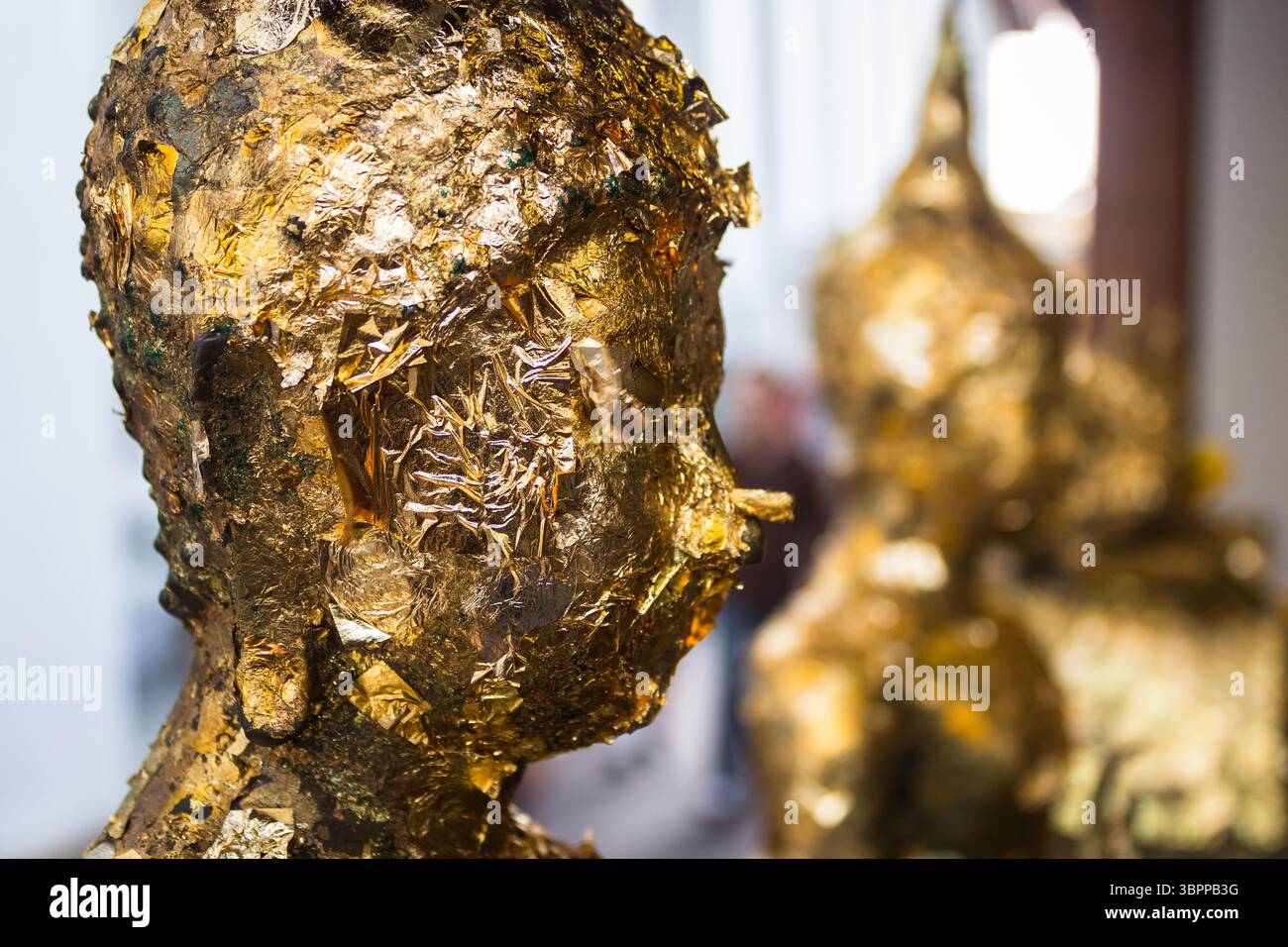 Statue di Buddha, immagini e templi in Thailandia. Collezione di arte e sculture buddiste tailandese. Sacro Dio. Immagini di Buddha per Meditazione e Spiritualità Foto Stock