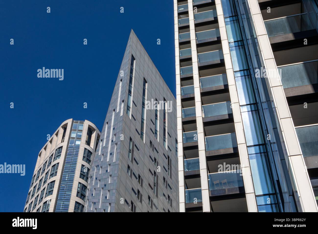 Edifici moderni su City Road a Londra, Regno Unito. Foto Stock
