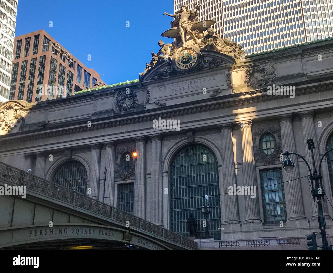 Manhattan, New York - 15 febbraio 2019: Viste nella Grand Central Station e nei dintorni di New York City Foto Stock Manhattan, New York - 15 febbraio 2019: Viste nella Grand Central Station e nei dintorni di New York City Foto Stock