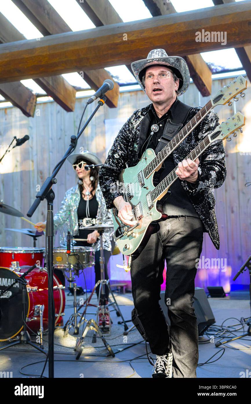 The ReViberators, Surf Rock Group, Vancouver International Jazz Festival, Vancouver, British Columbia, Canada Foto Stock