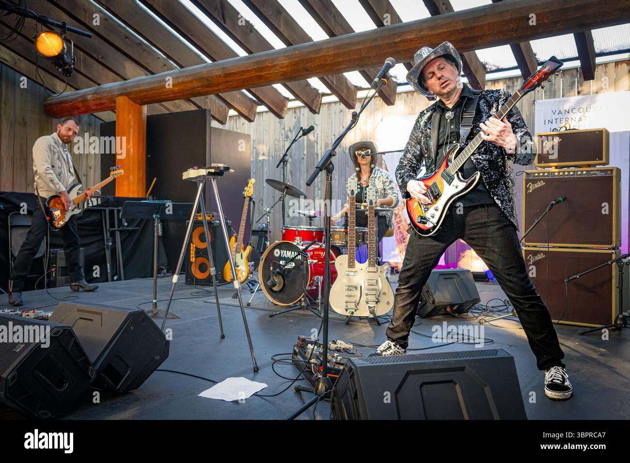 The ReViberators, Surf Rock Group, Vancouver International Jazz Festival, Vancouver, British Columbia, Canada Foto Stock