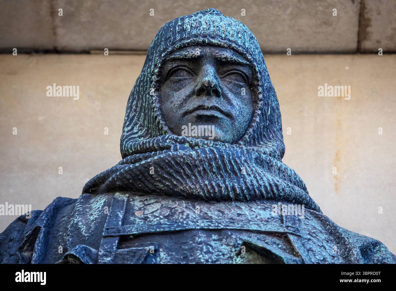 Londra, Regno Unito - 29 aprile 2025: Statua di Sir Ernest Shackleton, situata in Exhibition Road a Kensington, Londra. Shackleton guidò tre spedizioni inglesi Foto Stock