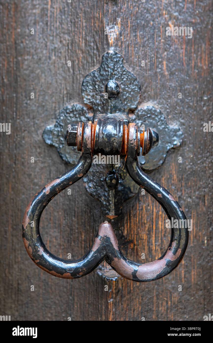 Dettaglio della chiesa di Santa Maria Vergine, conosciuta anche come Chiesa di Santa Maria nella zona di Prittlewell di Southend-on-Sea nell'Essex, Regno Unito. Foto Stock