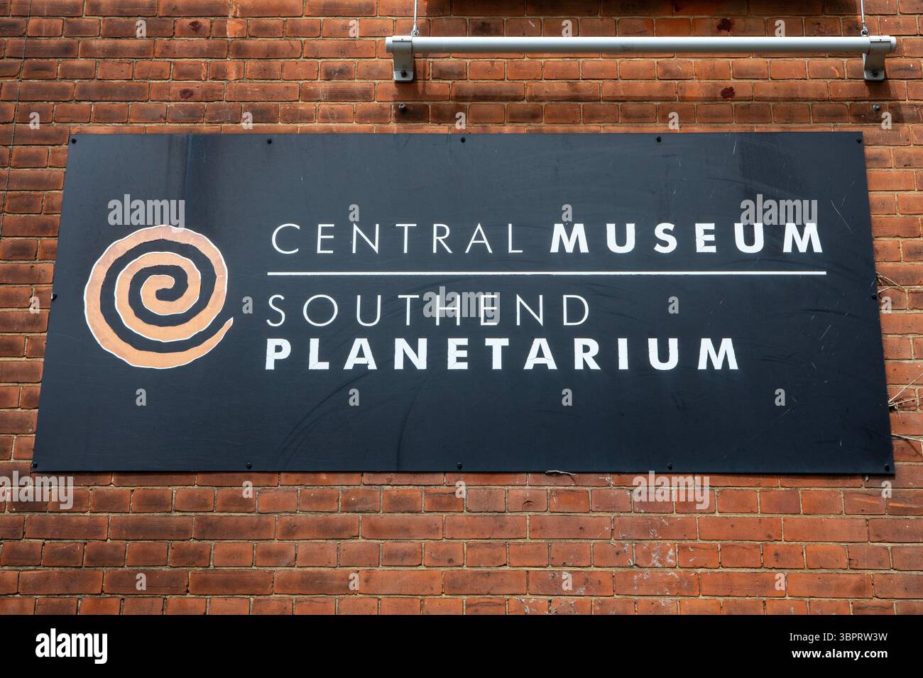 Essex, Regno Unito - 23 giugno 2025: Cartello all'esterno del Southend Central Museum and Planetarium a Southend-on-Sea, Essex, Regno Unito. Foto Stock
