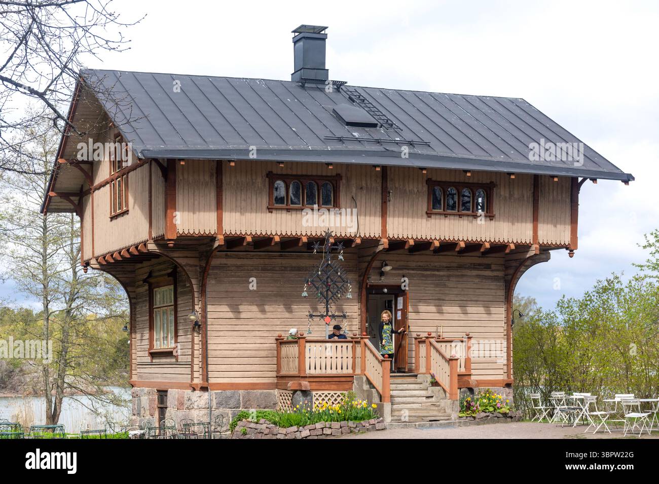 La Casa del guardiano forestale al Museo all'aperto Seurasaari (Seurasaaren ulkomuseo), Meilahti, città di Helsinki, regione di Uusimaa, Repubblica di Finlandia Foto Stock