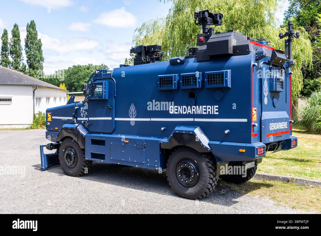 La Centaure è una portaerei corazzata 4x4 prodotta dalla Soframe e utilizzata dalla Gendarmeria Nazionale francese come veicolo di sicurezza interna. Foto Stock