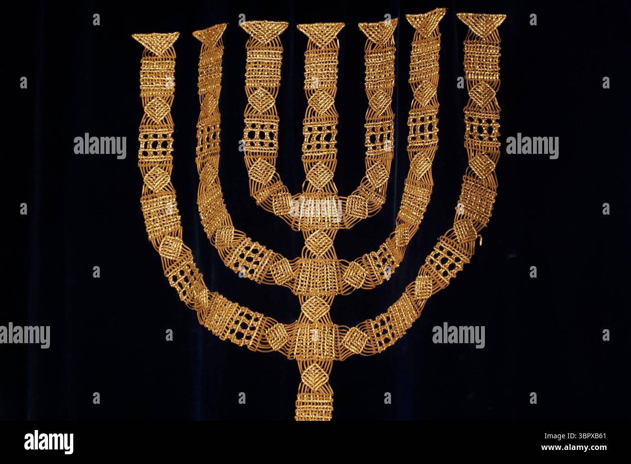 Candelabro Mainz vista della vecchia sinagoga ebraica alta, Germania Foto Stock