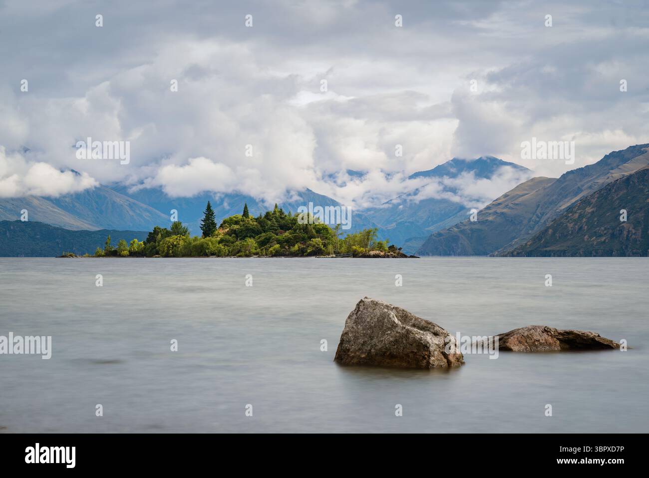 Ruby Island sul lago Wanaka. Regione di Otago. Isola del Sud. Nuova Zelanda. Foto Stock