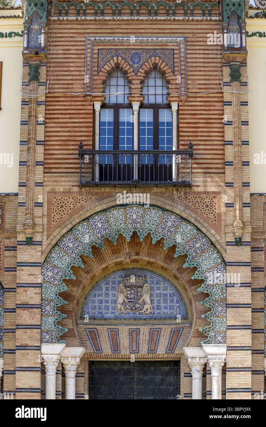Edificio Museo delle Arti popolari e delle Dogane di Siviglia (Museo de Artes y Costumbres Populares de Sevilla) nel parco Parque de las Palomas, Siviglia, Foto Stock