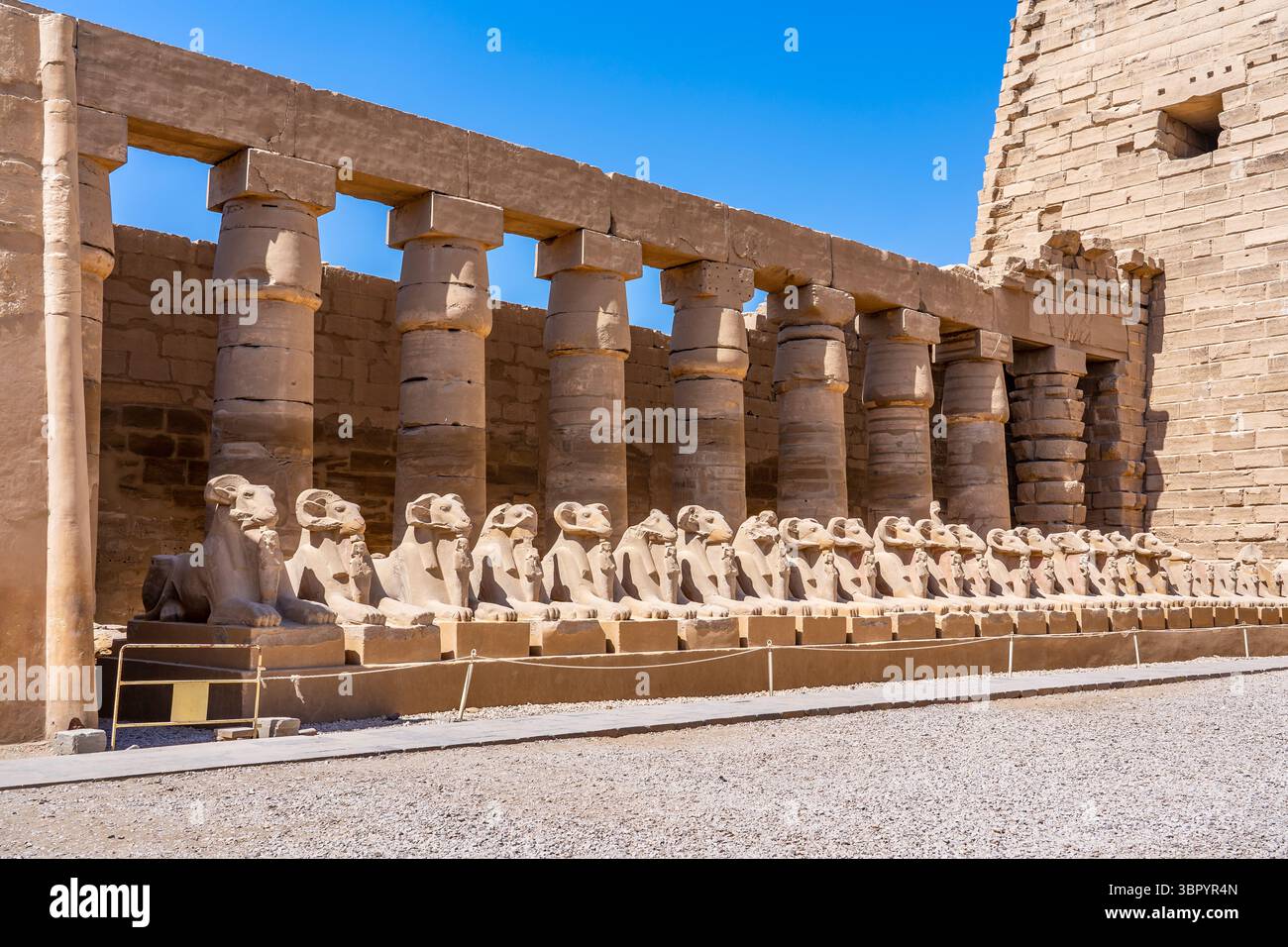 Cortile principale. Complesso del tempio di Karnak, Luxor Foto Stock