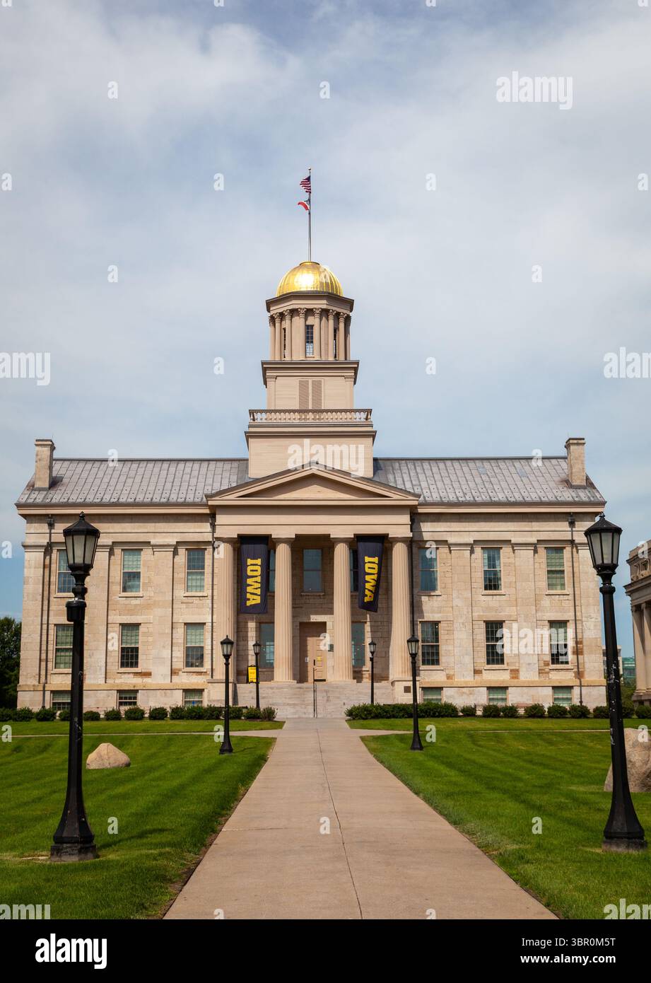La cupola dorata dell'Old Capitol Museum nel campus della University of Iowa. Foto Stock