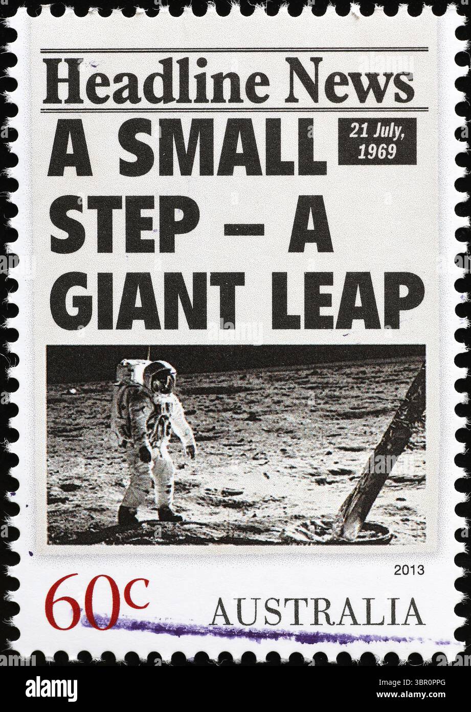 Atterraggio sulla luna annunciato da un giornale su francobollo Foto Stock