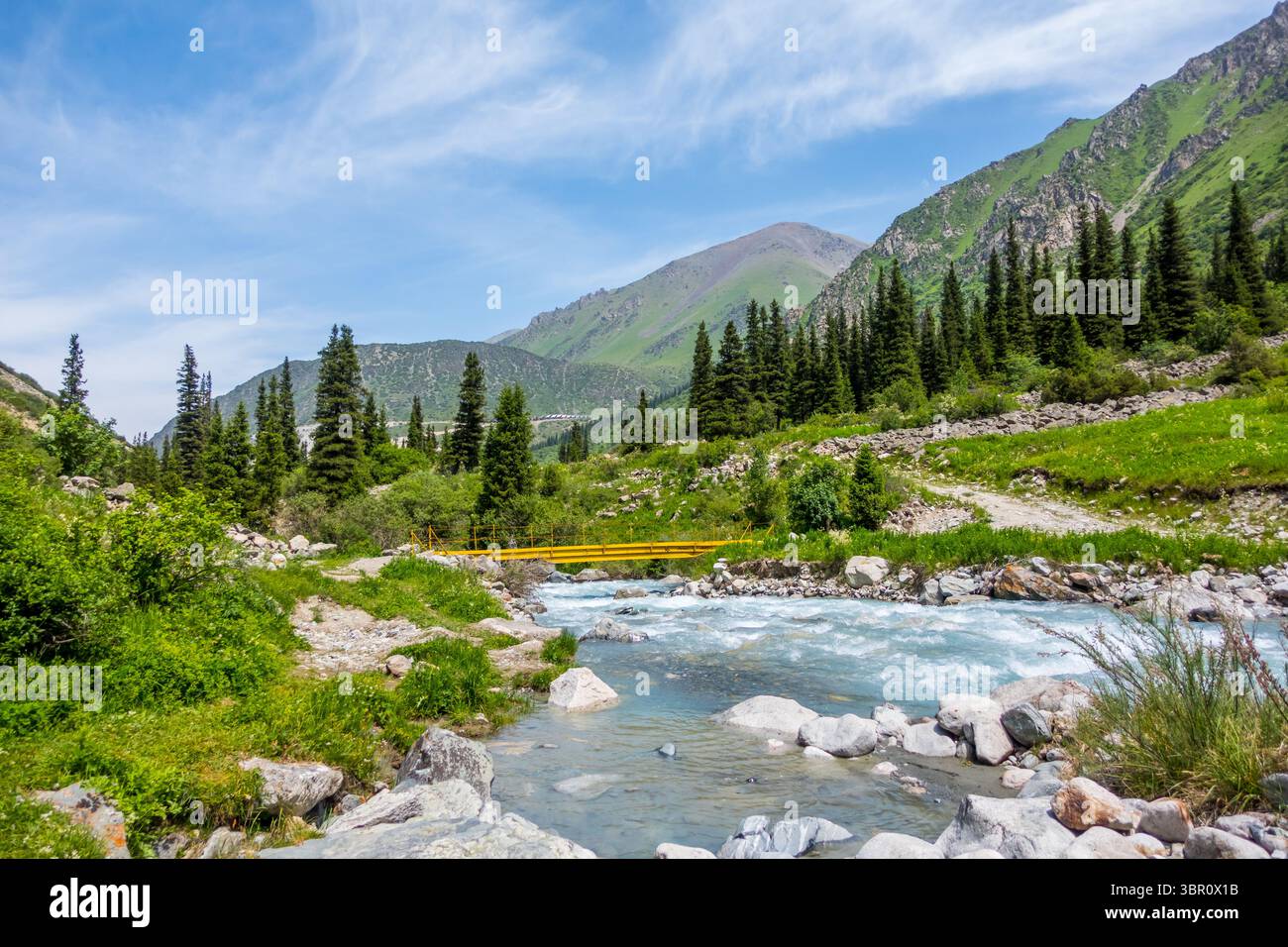 All'interno dello splendido Parco Nazionale di Ala Archa vicino a Bishkek, Kirghizistan Foto Stock All'interno dello splendido Parco Nazionale di Ala Archa vicino a Bishkek, Kirghizistan Foto Stock