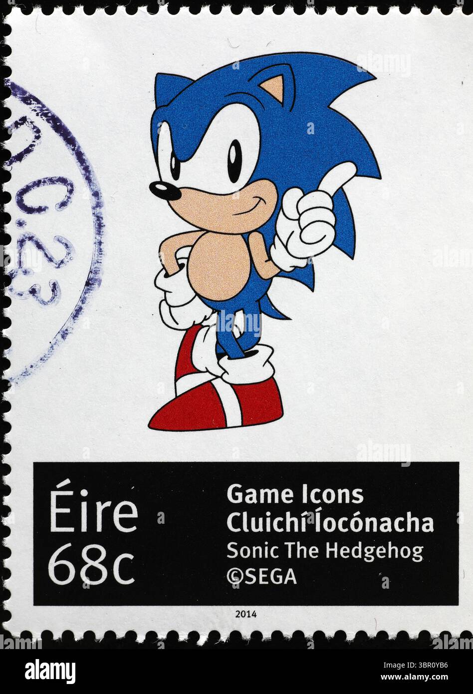 Personaggio del videogioco Sonic the Hedgehog su francobollo irlandese Foto Stock