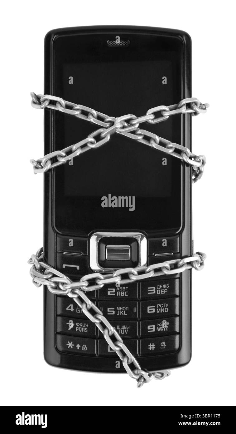 Telefono cellulare con catena isolati su sfondo bianco Foto Stock