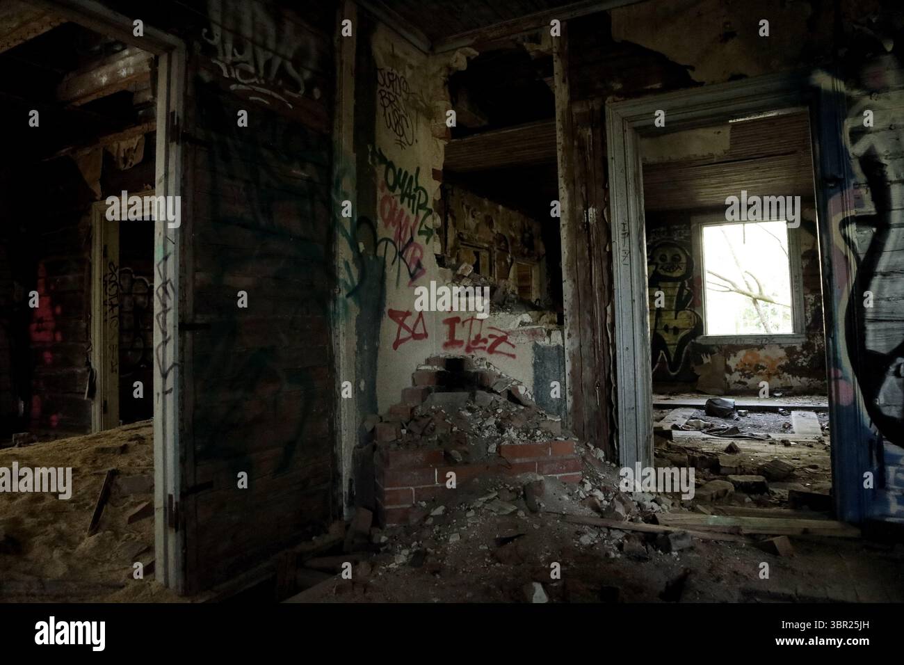 Dentro una casa abbandonata in Finlandia. Foto Stock
