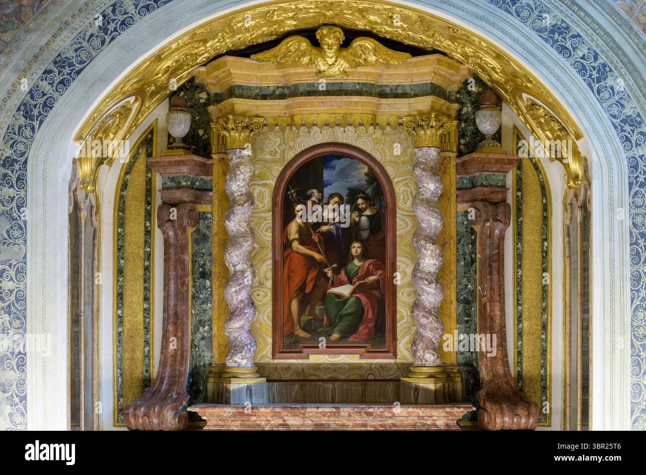 Pittura ad altare della Sacra famiglia, Duomo di Orvieto, Italia. Dipinto da un artista rinascimentale, con iconografia religiosa e architettura barocca Foto Stock